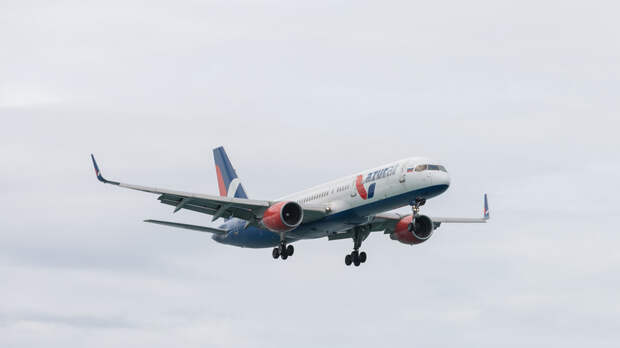 Подавший сигнал бедствия Boeing 757 рейса Нячанг — Иркутск успешно сел в Ханое