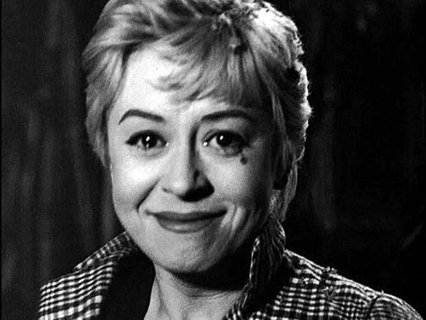 Джульетта Мазина в фильме *Ночи Кабирии*, 1957 | Фото: kino-teatr.ru