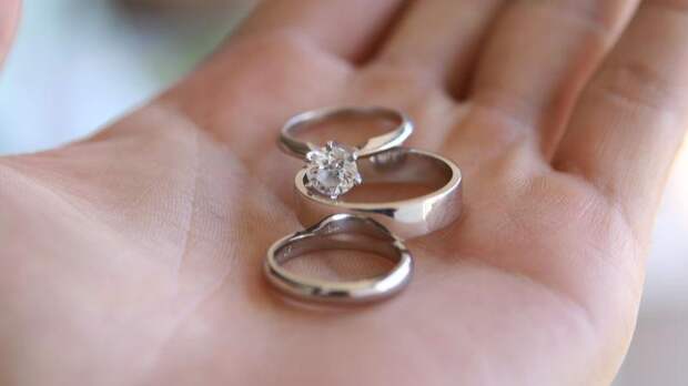 Шумная вечеринка в квартире на улице Коммуны закончилась кражей ювелирки на 1 млн