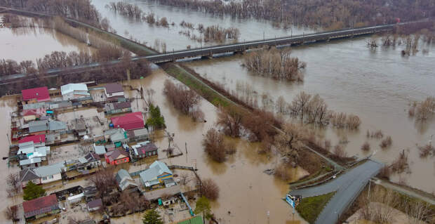 Мэр пережившего наводнение Орска Козупица подал в отставку