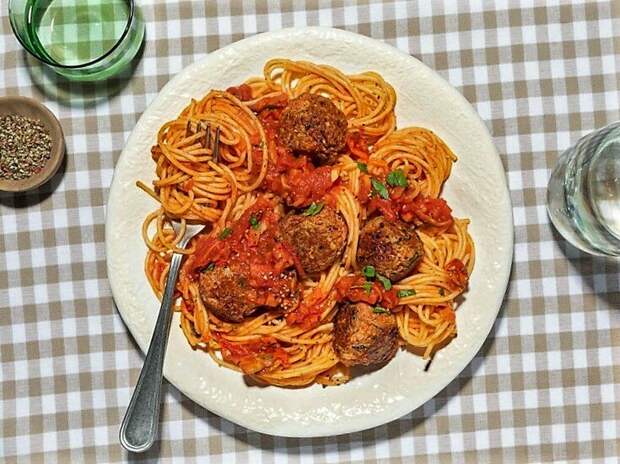 Готовлю вместор котлет, фрикадельки в томатном бульоне