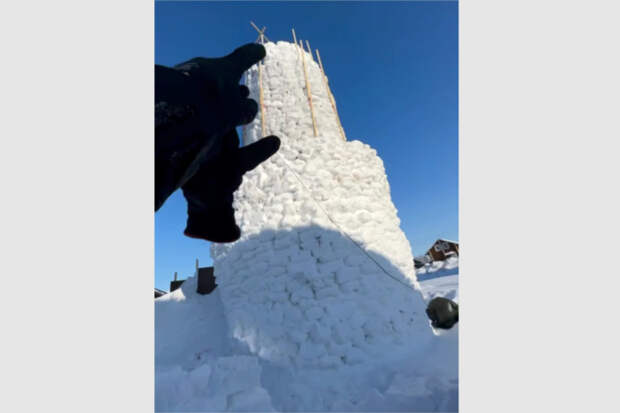 В российском городе слепили самого высокого снеговика страны