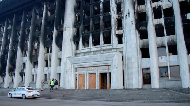 Полиция Алма-Аты объяснила, почему не применяла оружие при обороне мэрии