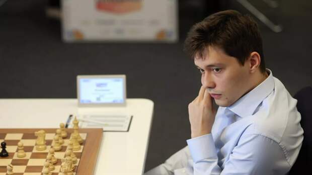 Есипенко сыграл вничью с Прагнанадхой в пятом туре турнира претендентов