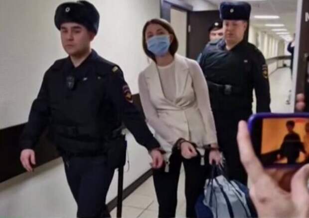 Исковое заявление о расторжении договора аренды. Образец иска о понуждении к заключению договора. Исковое заявление о расторжении договора оказания услуг. Исковое заявление о выселении из жилого помещения образец. Исковое заявление о расторжении договора найма жилого помещения.