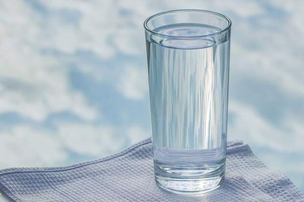 Диетолог Жигалина назвала пользу стакана воды с утра