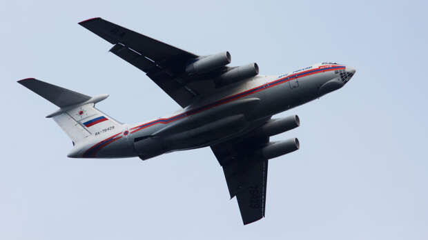 Спецборт МЧС вылетел из Азербайджана с покинувшими Иран россиянами