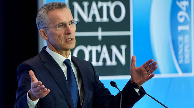 Столтенберг напомнил главкому силами НАТО про «агрессию» России и Ближний Восток
