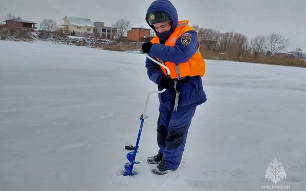 МЧС: толщина льда на рязанских водоемах составляет от 4 до 18 см