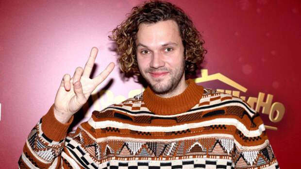 «Мой персонаж не там ищет»: Денис Степанов о поисках любви в сериале «Ландыши»