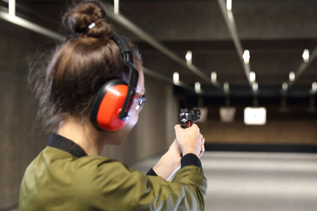 Инструктор Харченко: россиянки увлеклись тирами ради адреналина и снятия стресса