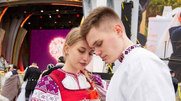 Молодожены из Алтайского края попали в Книгу рекордов России