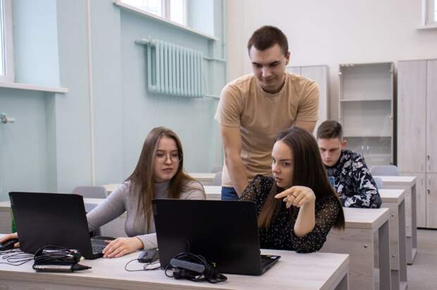 До конца 2025 года «цифровые» специальности получат более 385 тыс. россиян