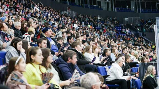 «Сибирские снайперы» на новогодние матчи пригласили 1600 детей из детских садов