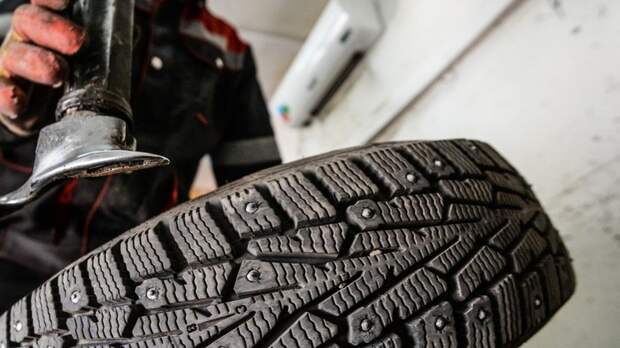 Синоптик Ильин посоветовал не спешить с заменой шин в Москве