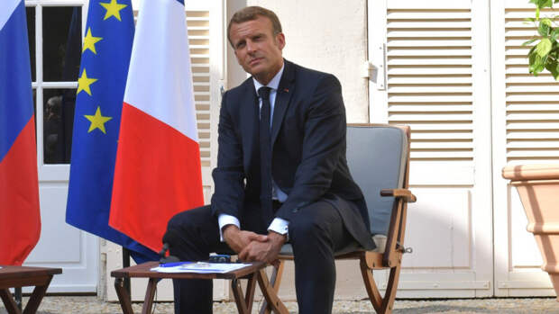 Политолог Топорнин рассказал, чем может обернуться конфликт власти и армии во Франции