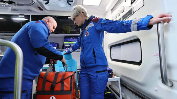 Депздрав: столичная «неотложка» получила право выписывать рецепты на дому