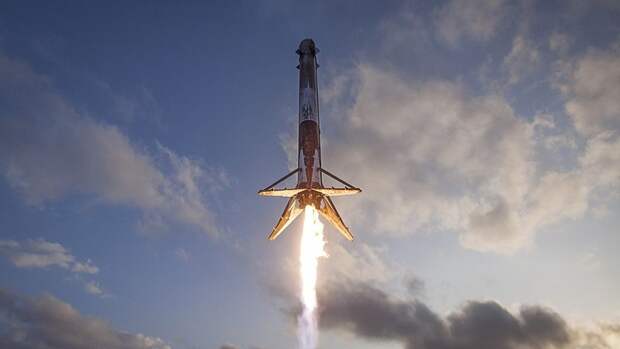 В США запущена ракета Falcon-9