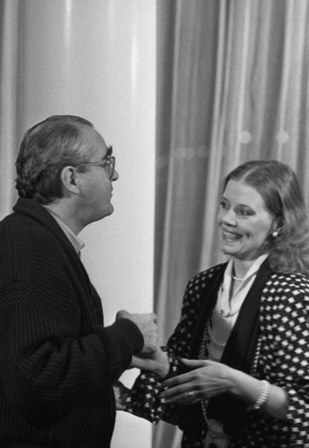 Мишель Легран и Людмила Сенчина во время гастролей французского композитора в Ленинграде, 1986 год