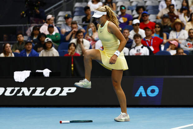 Россиянка Андреева вылетела с турнира в Мадриде, проиграв белоруске Соболенко