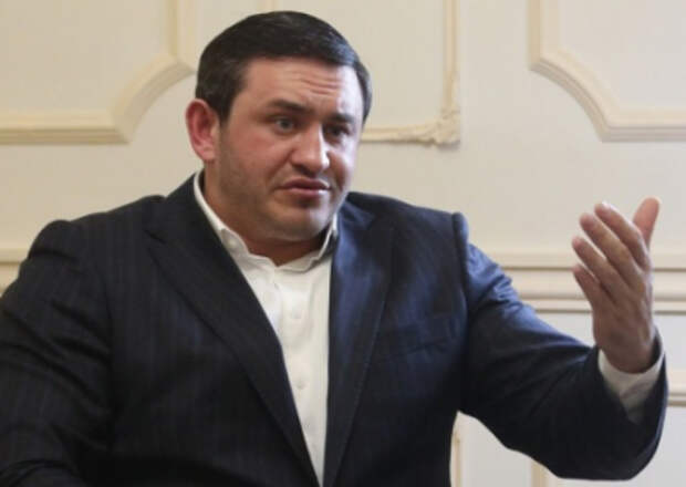 Бородин обвинил «Вконтакте» в продвижении Пугачевой и Меладзе Бородин обвинил «Вконтакте» в продвижении Пугачевой и Меладзе
