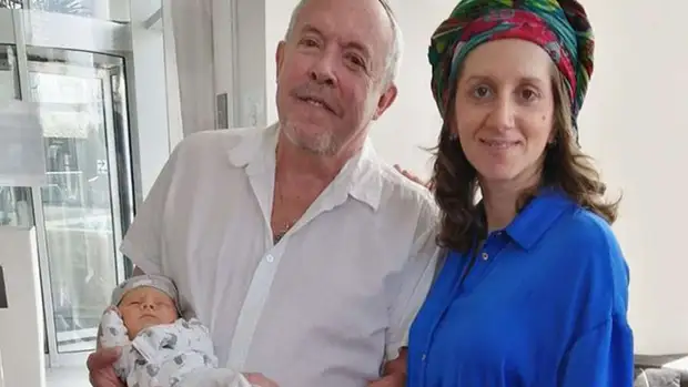 Жена Макаревича заявила, что у новорожденного сына не будет российского гражданства