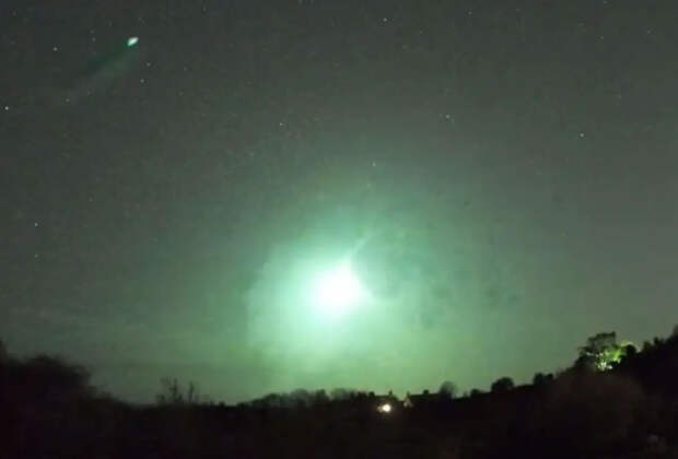 Огненный шар необычного цвета пронесся над одной страной