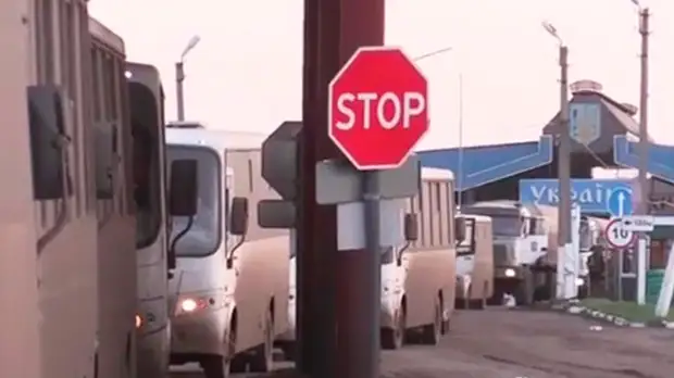 Минобороны РФ вывезло в Россию первых беженцев из Изюма