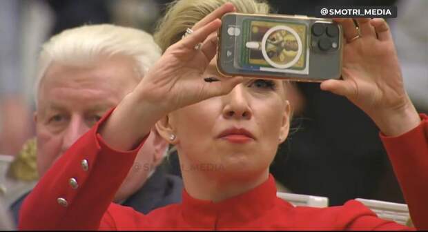 Мария Захарова «прокачала» iPhone иконой