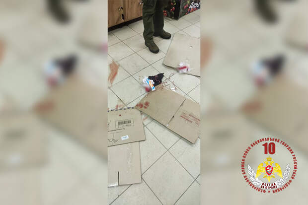 Мужчина устроил поножовщину у российского магазина