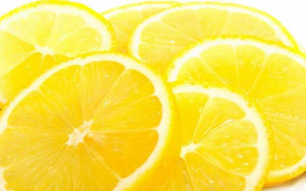 Темные локти и колени: 8 простых домашних средств, которые помогут отбелить кожу