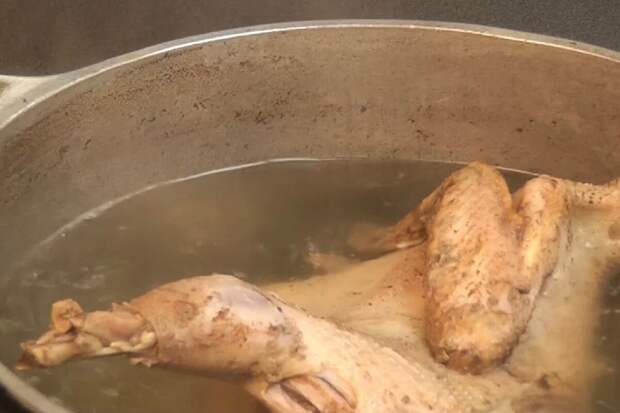 Суп- лапша, настоящая домашняя на курином бульоне. Как приготовить тесто и раскатать лапшу