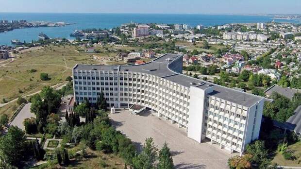 В Крыму высмеяли санкции Украины против университета в Севастополе