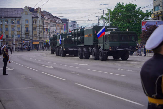 Военная техника Балтийского флота возвращается в ППД после участия в параде Победы