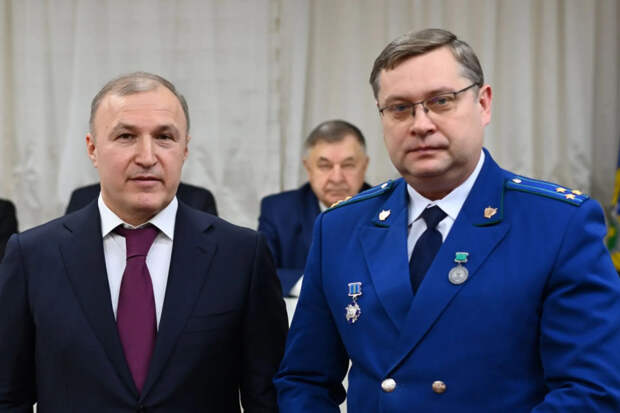 Сотрудников прокуратуры Адыгеи отметили наградами и благодарностями