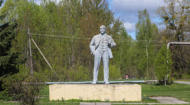 Памятник В. И. Ленину в Чернобыле