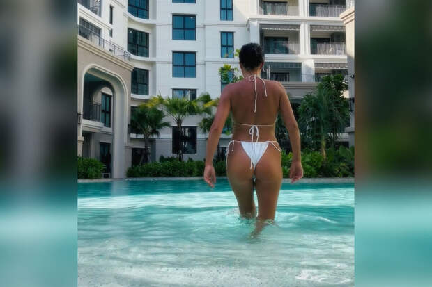 Актриса Агния Кузнецова опубликовала фото в бикини