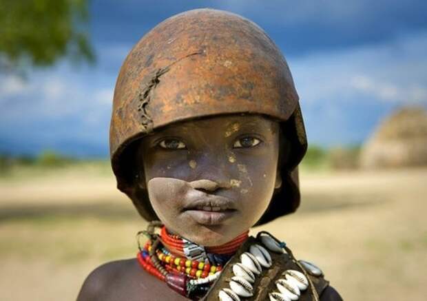 Ребенок из племени Эрбор, Эфиопия подборка фото, хорошие фото, эмоции