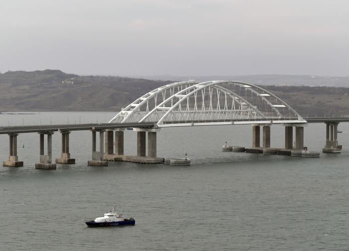 В Киеве и на Западе рано радовались: Крымский мост устоял В Киеве и на Западе рано радовались: Крымский мост устоял