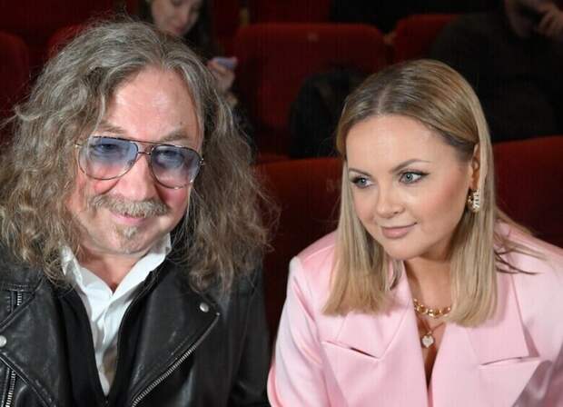 «Плюс 4 кг за новогодние праздники! Ужас!»: Юлия Проскурякова призналась в наборе веса