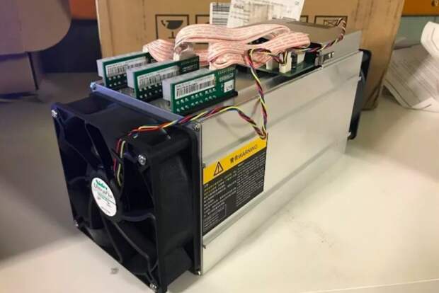 цифровое устройство для добычи криптовалюты Asic-майнер