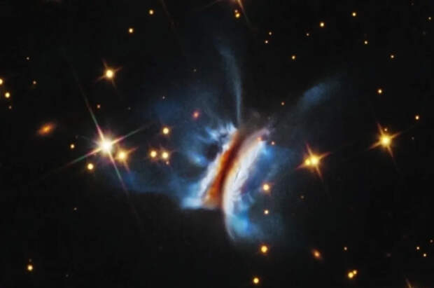 Астрономы нашли во Вселенной гигантский «космический сэндвич»