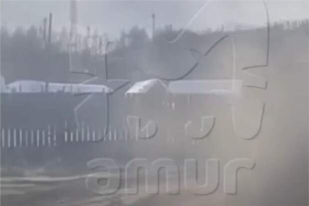 Российский поселок засыпало черным снегом