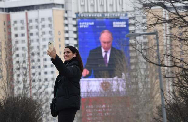 Путин снова в выигрыше. Bloomberg констатирует возвращение в Россию до половины релокантов