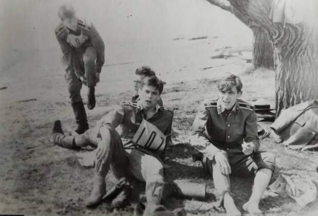 После кросса. 1988 год. Ленинград, Крестовский остров. Прислал «Robert».jpg