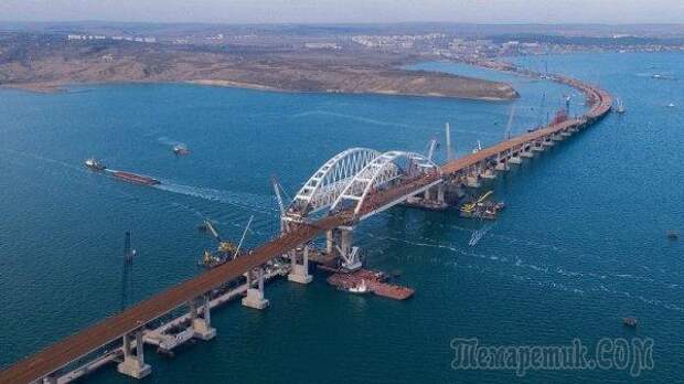 Что Украина может реально сделать с мостом в Крым?