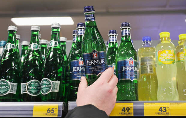 Роспотребнадзор приостановил ввоз и оборот в РФ минеральной воды "Джермук"
