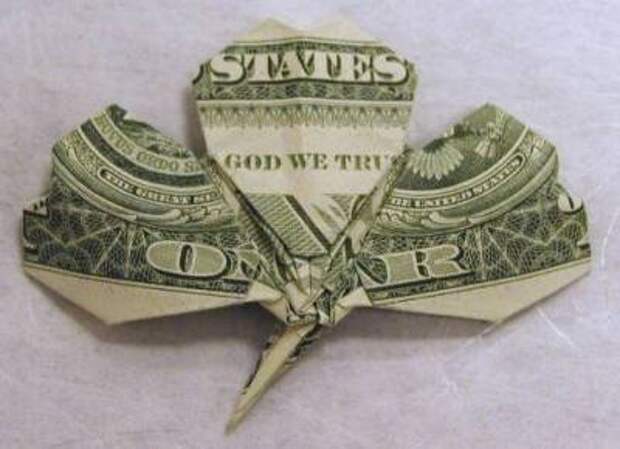 Доллар — магнит для денег.