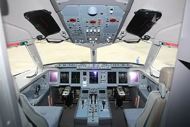 Пассажирский самолет попытался пролететь над Украиной