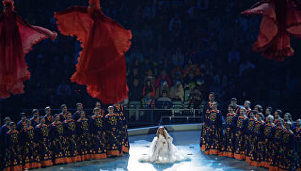 Певица Юлия Самойлова во время выступления на церемонии открытия XI зимних Паралимпийских игр в Сочи.